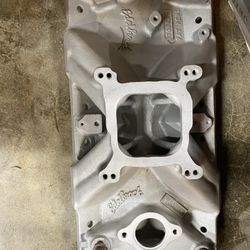 Edlebrock Intake Manifold 
