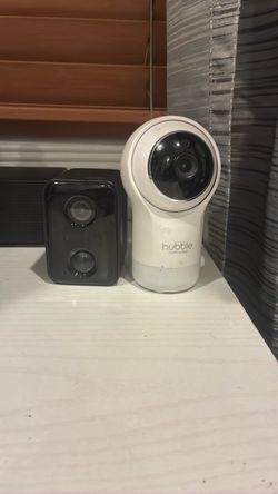 Hubble Connected Indoor Security Camera both cameras