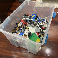 THOSANDS OF LEGOS