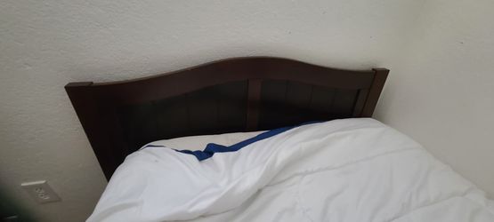 Full size bed