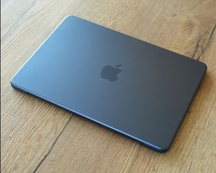 Apple MacBook Laptop