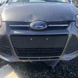 Ford Focus 2014 Right & Left Headlights 