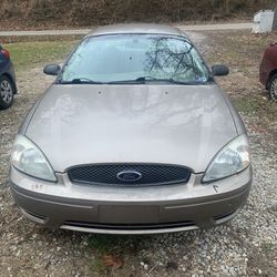 2004 Ford Taurus