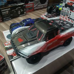 Brushless Electric RC Short Course Truck Four-wheel Drive 1/10 Scale With 2 Years Factory Warranty ,50 Mph