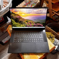Razer Blade 15 15.6 inch 512GB SSD, i7 9th Gen.2.6 GHz, 16GB Nvidia Geforce RTC 2060 Laptop Black