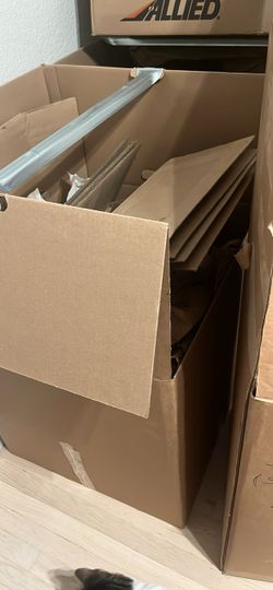 Wardrobe Box plus packing materials and other boxes