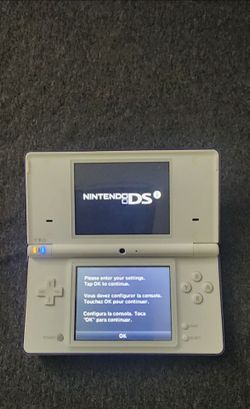 Nintendo DSi white/purple in outstanding condition