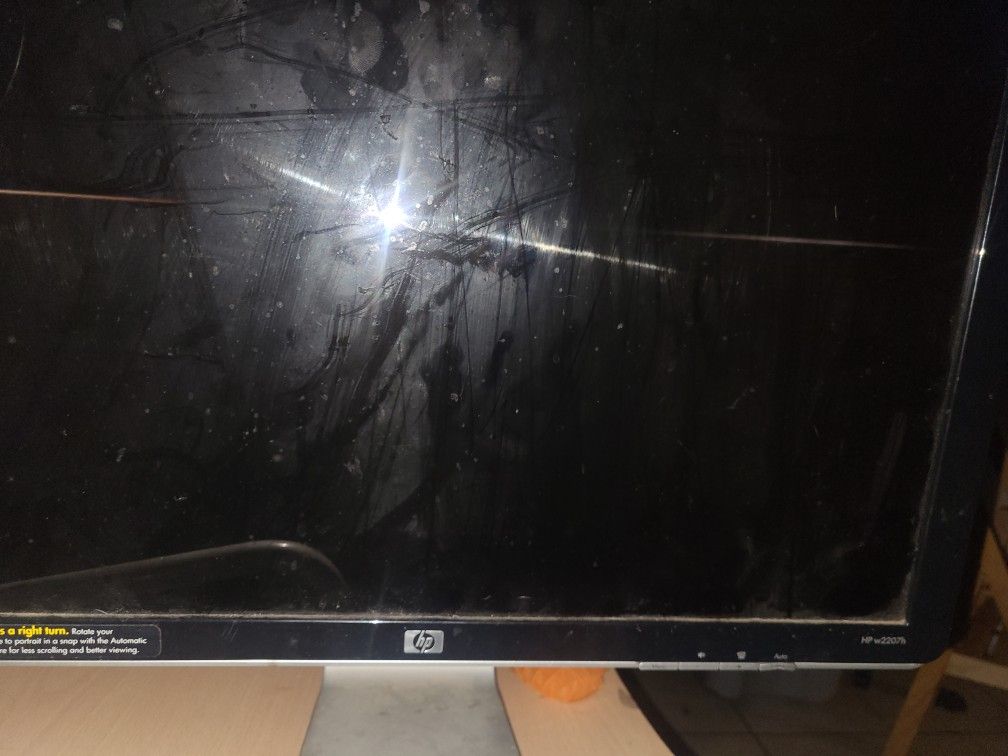 HP W2207H 22-inch Widescreen LCD Monitor