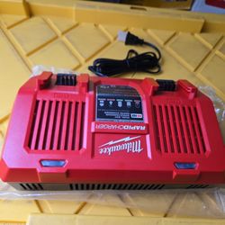 MILWAUKEE M18 RAPIDCHARGE NEW 
