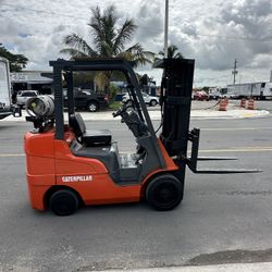 Forklift Caterpillar 