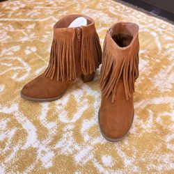 Woman's suede mossimo ankle boots size 7.5