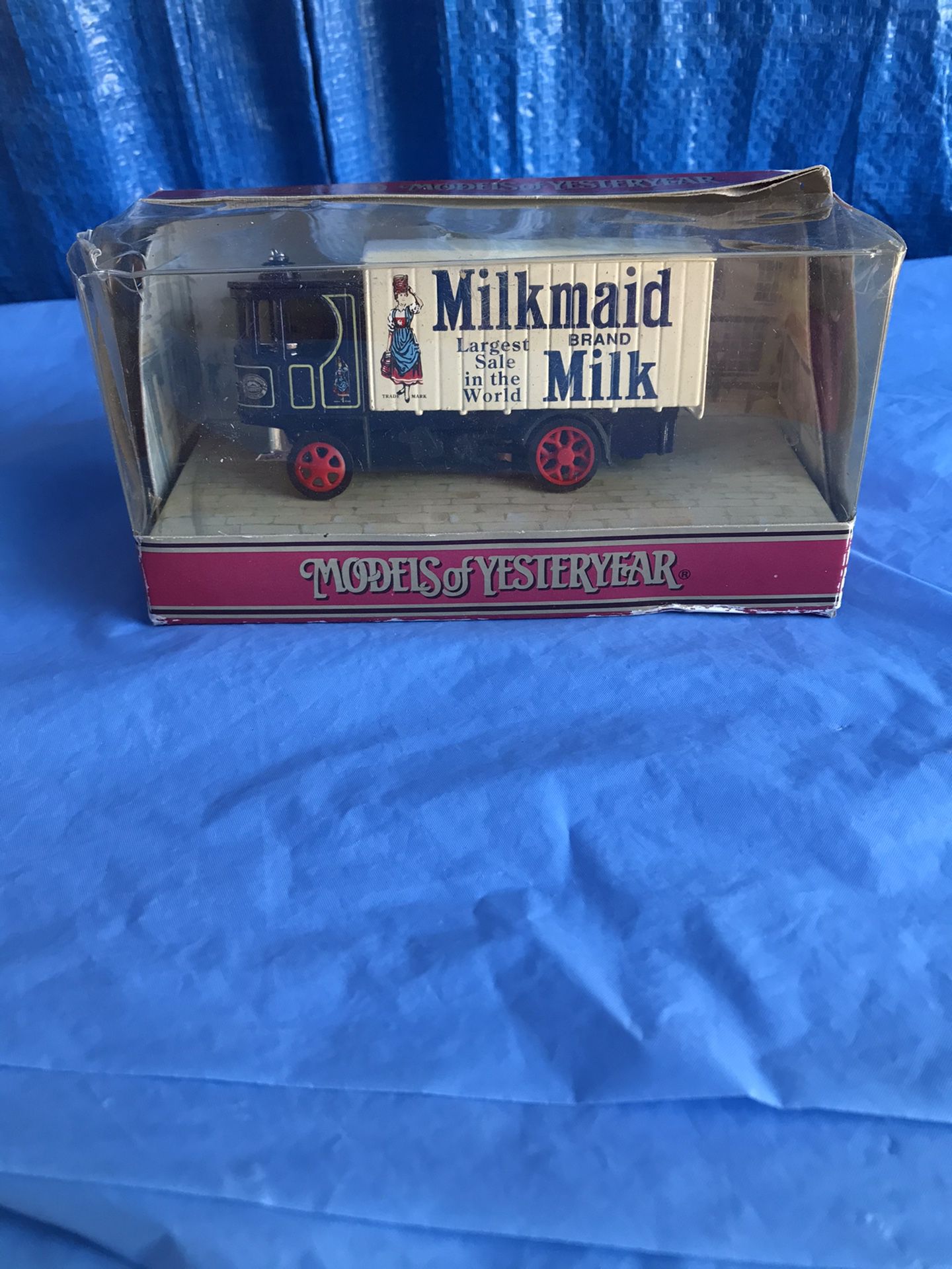 Matchbox Models of Yesteryear Milkmaid Milk 1992 New