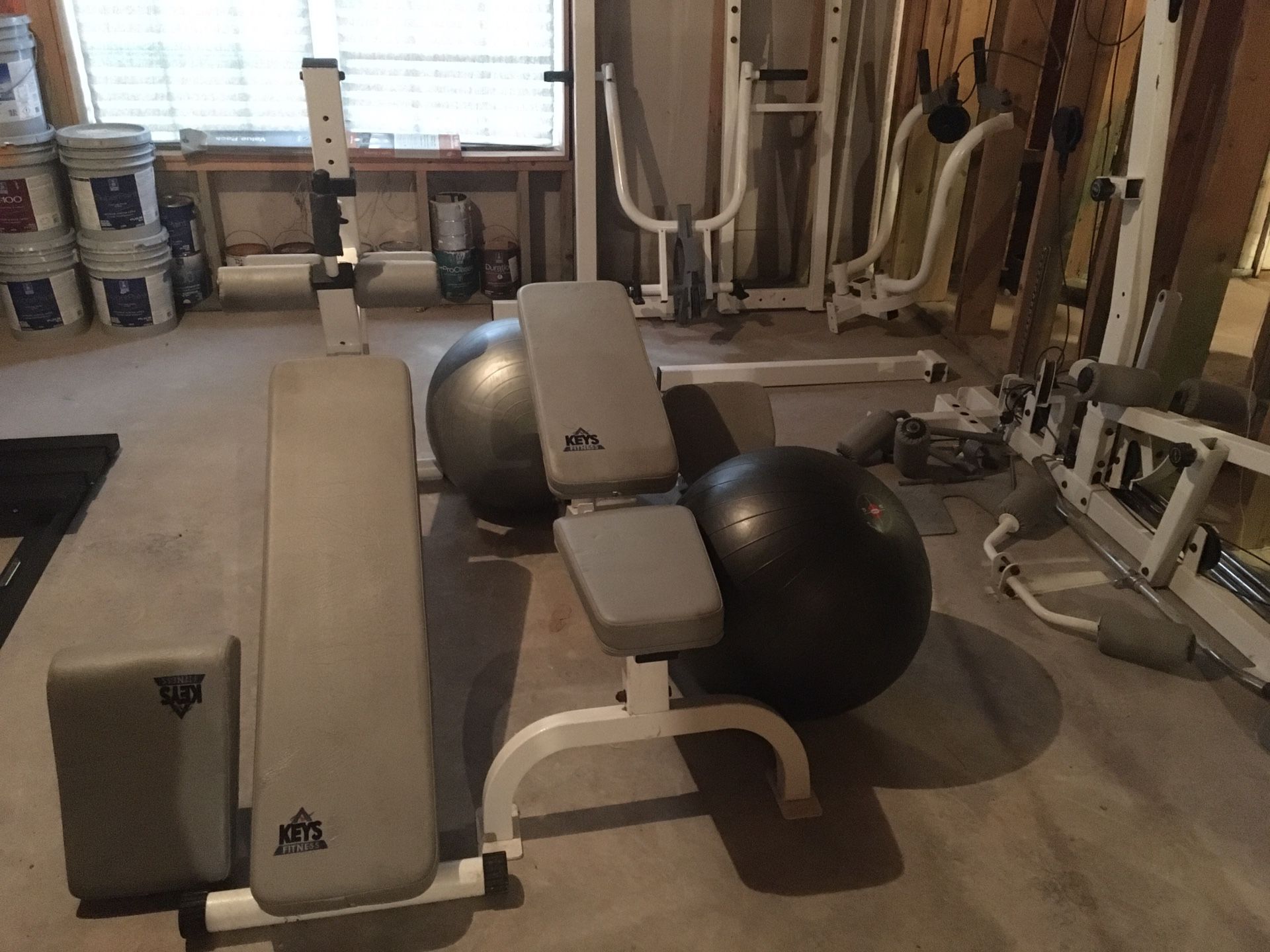 Complete Workout Exercise Station for sale . I have all the pieces & weights that come with it even workout balls !