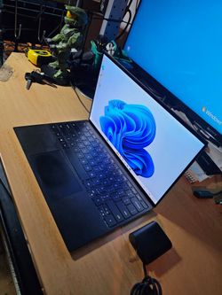 Dell XPS Touchscreen PC.  i7-1185G7-3.0GHz-CPU. 16GB Ram. 512GB m.2 SSD.