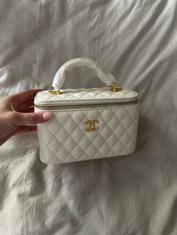 Chanel vanity purse