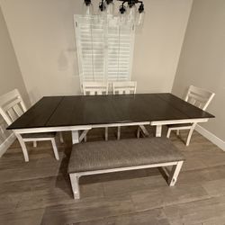 Dinning Table 