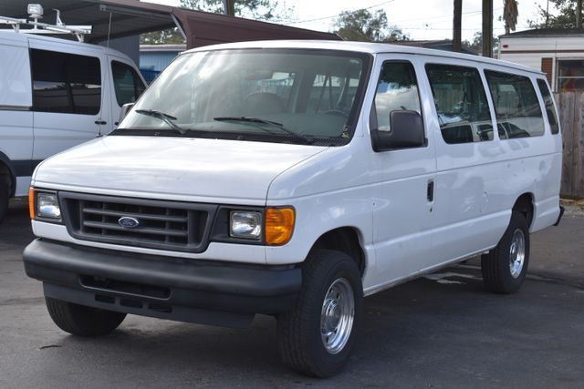 2004 Ford E350 Super Duty Passenger