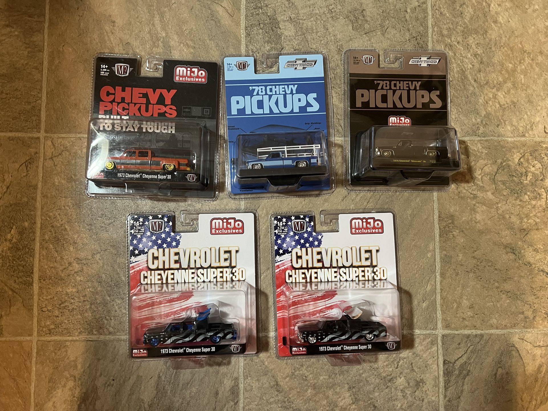 M2’s 1/64 With 2 Chases