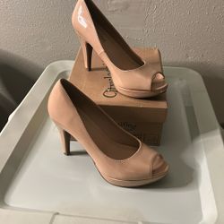 Beige Pat &leather Size 8