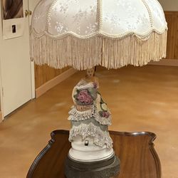 Antique Vintage Table Lamp c. 1930s In Excellent, Working Condition 