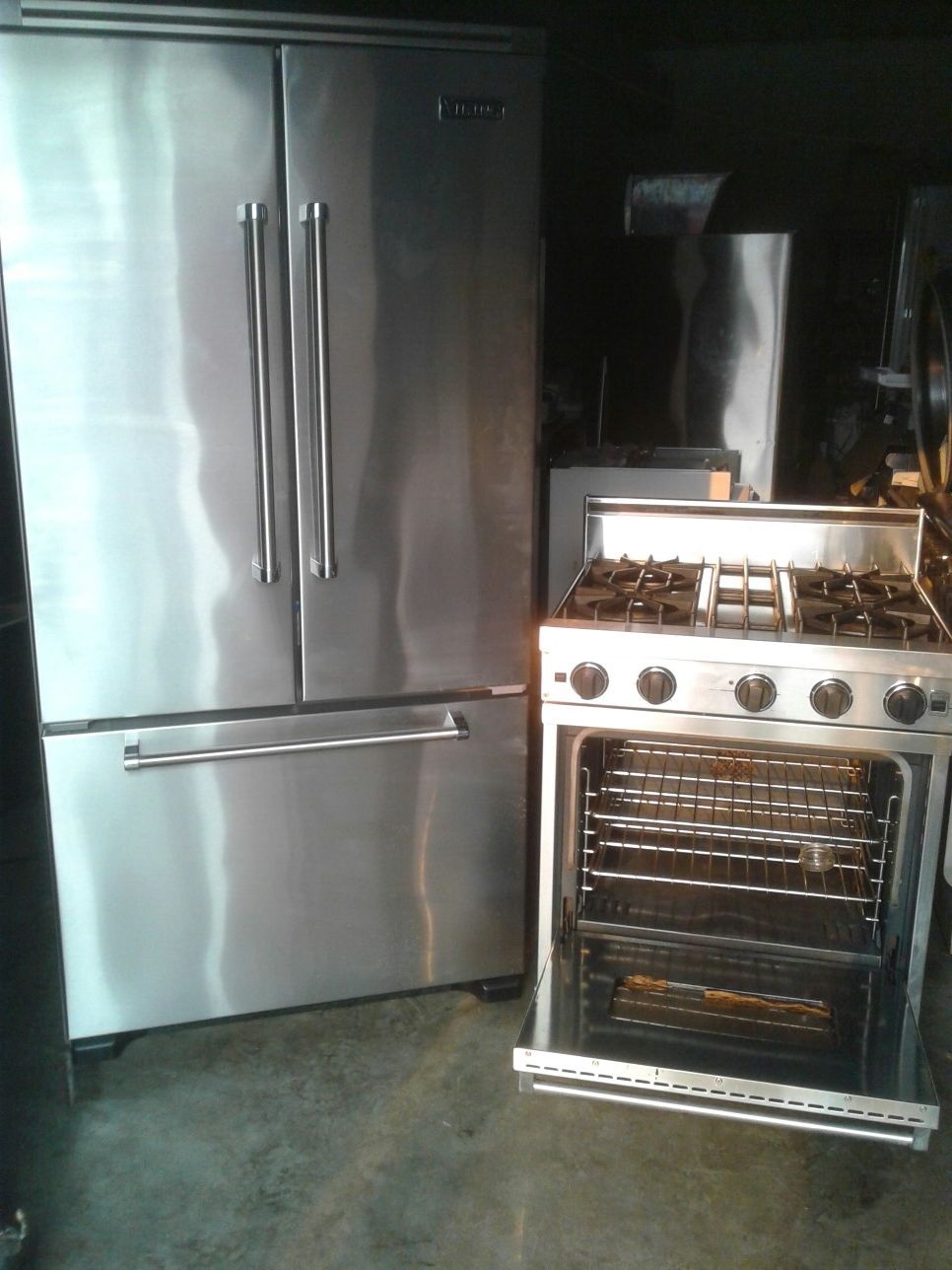 VIKING PROFESSIONAL STOVE 30" AND VIKING REFRIGERADOR 36"