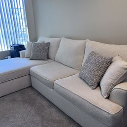 Living Spaces Couch 110 Inches 