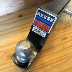 REESE 21344 Heavy-Duty Trailer Hitch Mount with 2-inch Ball