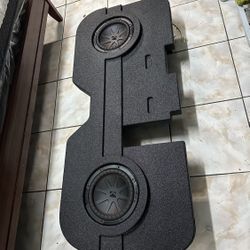 480$ Like new Subwoofer Kicker Comp R  10" Box Ram 2002 to 2017