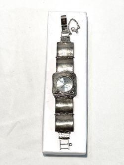 Vintage mint condition solid .925 silver (Silpada) ladies wristwatch with solid silver watchband. Valued at over $300.