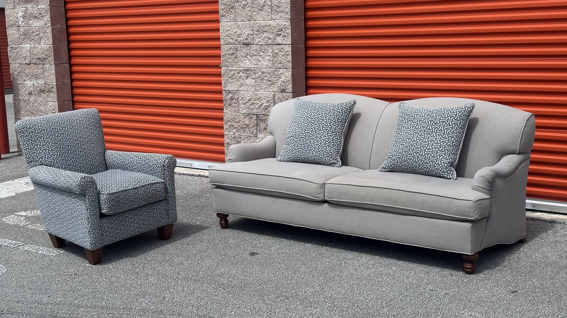 LIVING ROOM SET W SOFA, ARMCHAIR & 2 PILLOWS by HAVERTYS FURNITURE - delivery is negotiable
