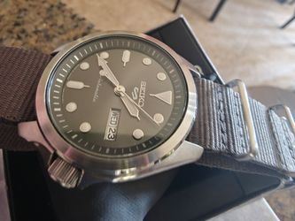 Seiko 5 Sports DressKX SRPE61 SRPE61J1 watch