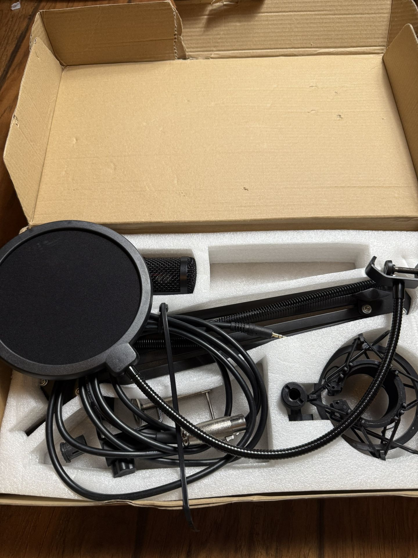 Audio Microphone Bundle BM-800 Mic w/filters Studio Recording Unused