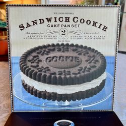 Williams Sonoma Sandwich Cookie Cake Pan 9" Set Of 2 Nonstick Embossed NEW