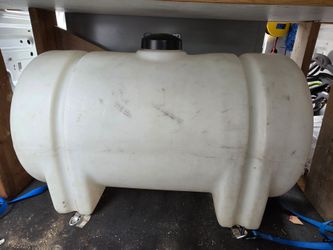 Horizontal Leg Poly Water Tank 65G