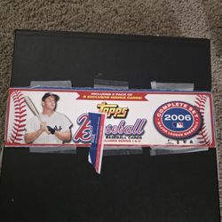 2006 Topps baseball card collection and Baltimore Orioles/Washington National Hat collection 