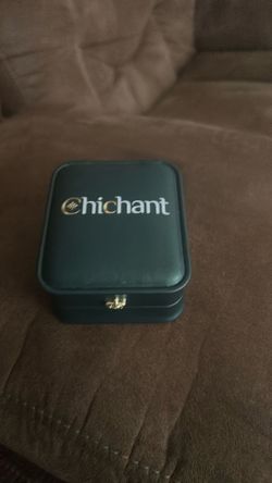 Jewelry box with nothing in it