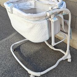Ingenuity Dream & Grow Bedside Baby Bassinet 2-Mode Crib 0-12 Months, Adjustable Height - Original Price $185