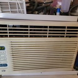 Hampton Bay Air Conditioner 6,000 Btu/h