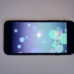 iPhone SE - unlocked, includes case and charger