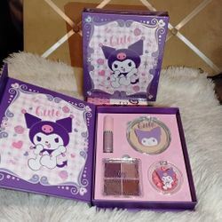 Cute Karomi Makeup GIFT Set $15.      (2 Available)