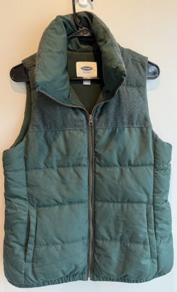 Women’s fleece quilted puffer vest, Old Navy, Frost Free $20 ☘️ Green Parade Wear St. Patrick’s Day