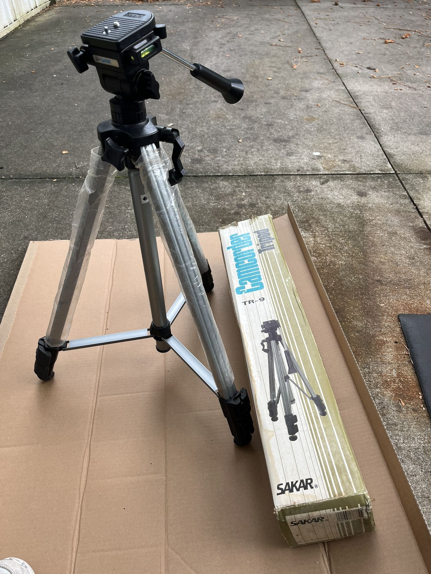 Sakar TR-9 Camcorder Tripod