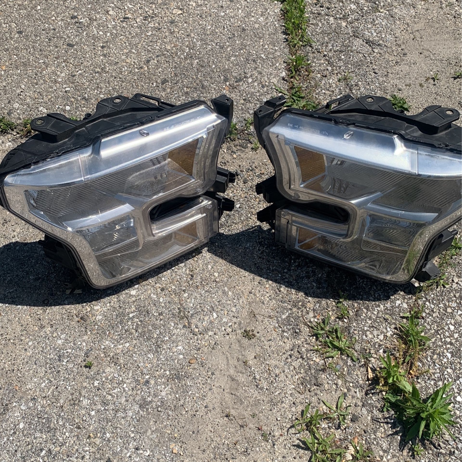 Ford F-150 15- Headlights