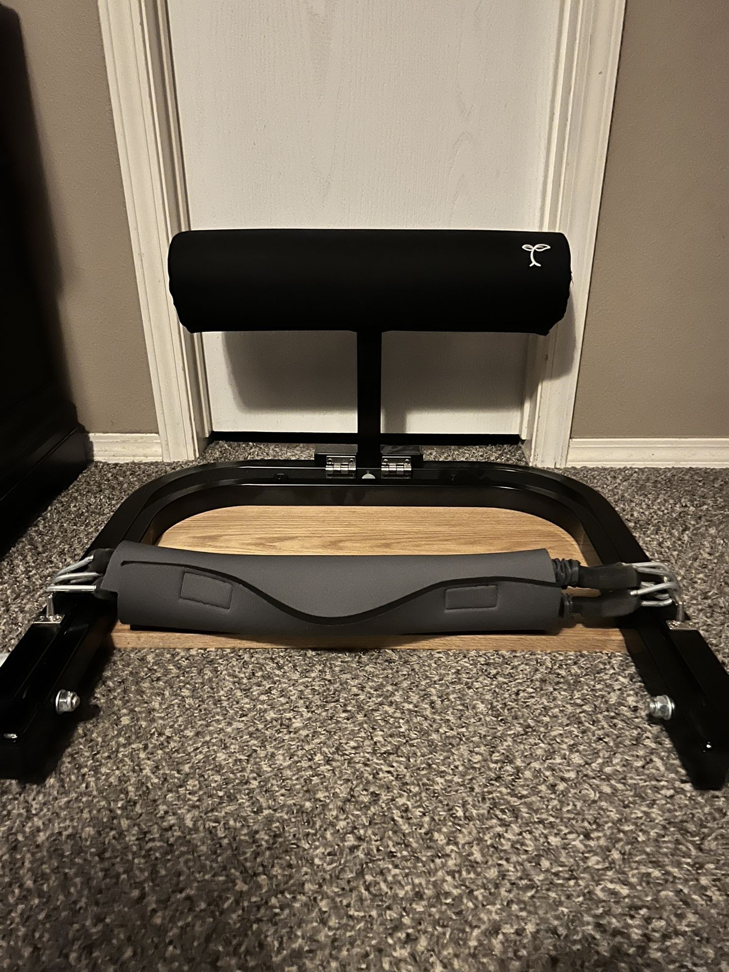 Booty Sprout Hip Thrust Machine 