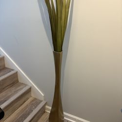 Decoration Plant And Vase 