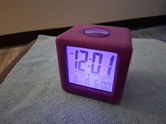 TZUMI 6742DG DIGITAL ALARM CLOCK
