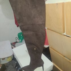 Good american. Nordstroms. over the need brown boot. never worn. Size 9.  new box