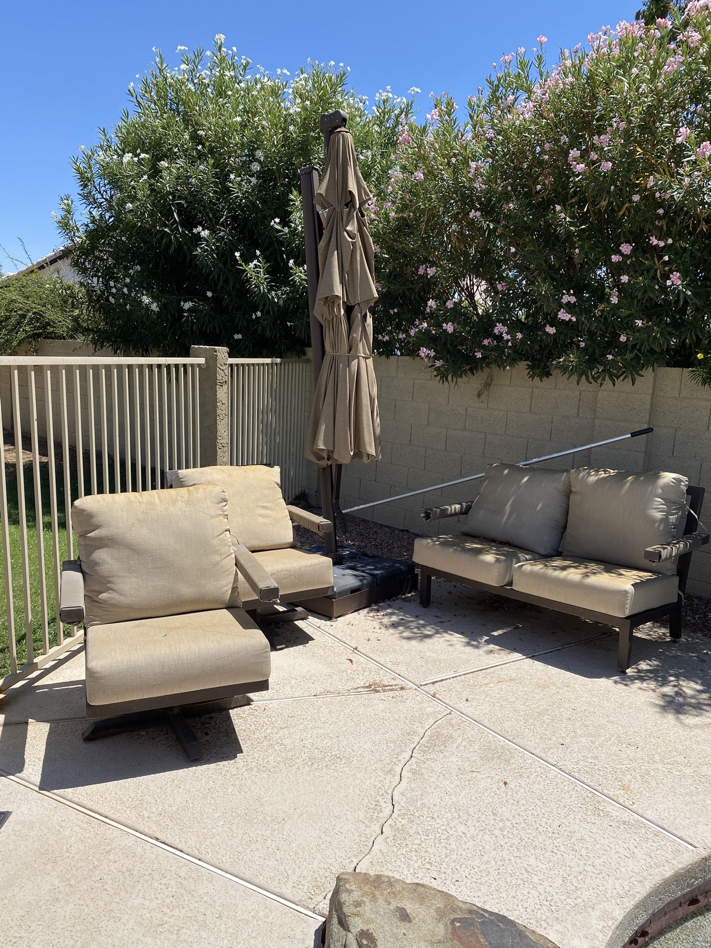 Outdoor Patio Pool Set