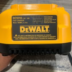 DeWALT - DC9310  Charger 