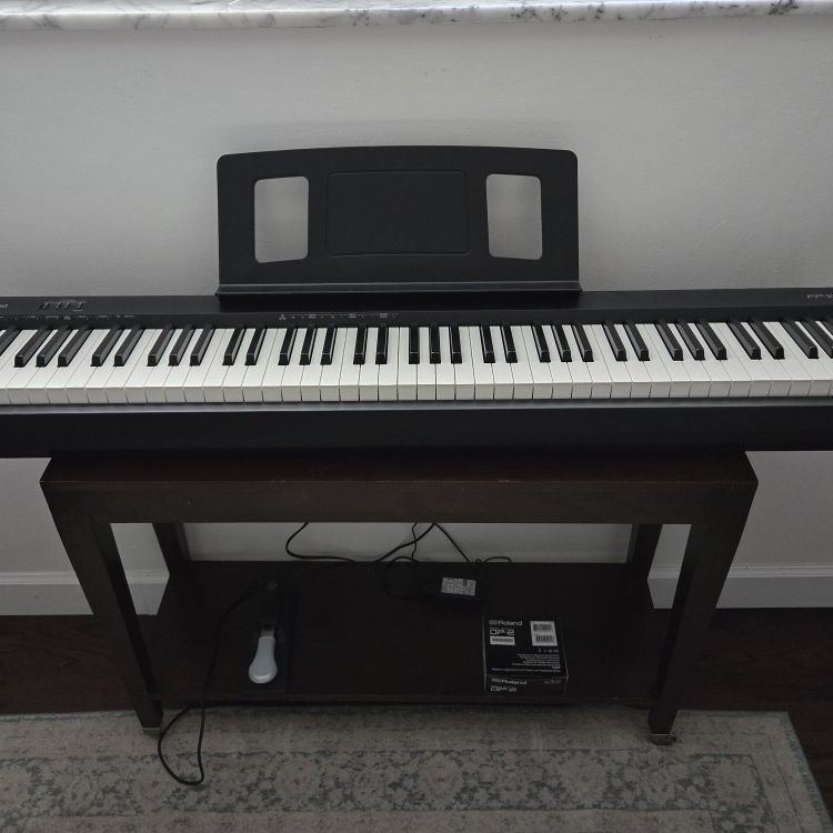 Roland FP-10 Digital 88-keys Bluetooth Digital Piano